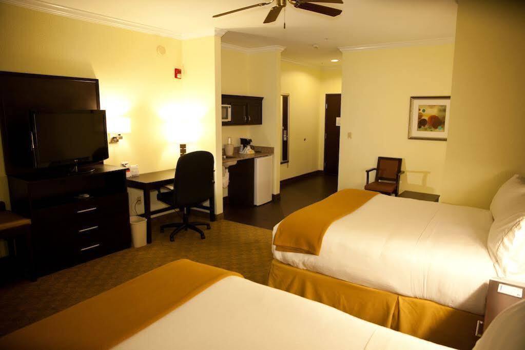 Holiday Inn Express Hotel & Suites Houston North Intercontinental By Ihg Westfield Экстерьер фото